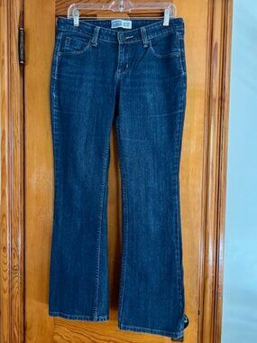 Signature Levi Strauss & Co. Low-Rise Bootcut Jeans Woman's 6M